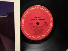 TOM SCOTT INTIMATE STRANGERS SMOOTH JAZZ FUSION COLUMBIA LABEL VINYL LP EX+