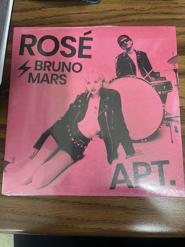 APT. (Black 7” Single Vinyl) – Rose feat. Bruno Mars