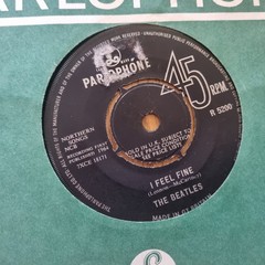 THE BEATLES – I Feel Fine Parlophone Records 7″ 1964 First UK Pressing