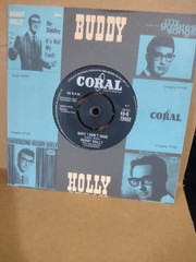 BUDDY HOLLY-BABY I DON’T CARE.UK CORAL LABEL IN SLEEVE.45.POP/ROCK n ROLL.