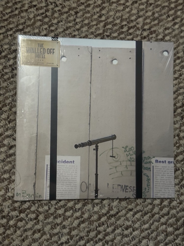 NIN Trent Reznor Atticus Ross The Walled Off Hotel Vinyl EP 2 x 10″ Banksy