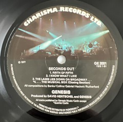 GENESIS Seconds Out DOUBLE LP Gatefold Sleeve + Inners 33rpm 1977 12″ UK VG+/VG+