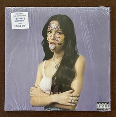 OIivia Rodrigo – Sour – Vinyl LP 🔥 Played ONLY ONCE! Still Shrink!