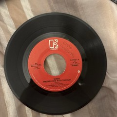Queen – Another One Bites The Dust / Don’t Try Suicide 45 – Elektra