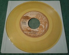 Ann Brown „Honky Tonk Crowd / Constantly“ 7″ 45 rpm HKK-608, Yellow Translucent