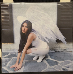 MADISON BEER Bad Enough / Angel Wings UO Heart Vinyl – In Hand /2000