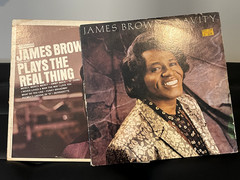 JAMES BROWN 2 Album LP VINYL COMBO GRAVITY & PLAYS THE REAL THING VG