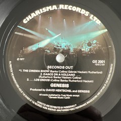 GENESIS Seconds Out DOUBLE LP Gatefold Sleeve + Inners 33rpm 1977 12″ UK VG+/VG+