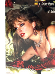 Taylor Swift Life of a Showgirl – Tiny Bubbles in Champagne: Under Bright Lights