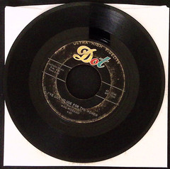 MAC WISEMAN JIMMY BROWN THE NEWSBOY/I’VE GOT NO USE FOR THE.. VINYL 45 VG 42-188