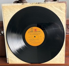 Neil Young – Everybody Knows This Is Nowhere USED VINYL 1978 Winchester