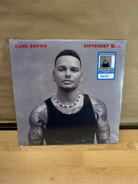 Kane Brown – Different Man – 2LP (Includes 12″x12″ Frameable Art)