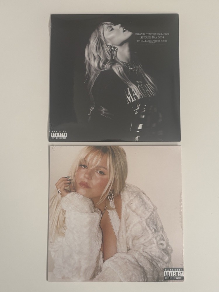 Renee Rapp Snow Angel Tummy Hurts UO Exclusive 7″ Single Vinyl Sealed