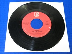 Queen – Another One Bites The Dust / Don’t Try Suicide -80s Rock 45 Elektra VG+