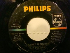LOT OF 10 45 RPM ARTISTS OF THE 1960’S 4 Seasons, Americans, L. Gore, Hermits