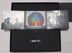Muse ‎– The Resistance Vinyl Box Set Limited Vinyl CD USB Drive