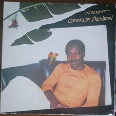 GEORGE BENSON – IN FLIGHT – 1977 WARNER BROTHERS VINYL RECORD – (VG/VG)