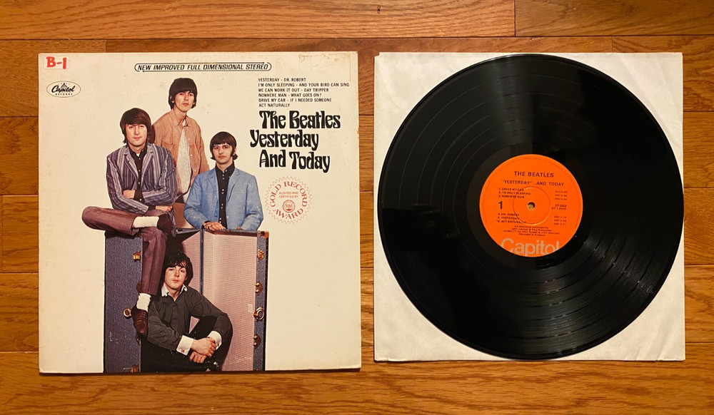 The Beatles – Yesterday and Today LP Capitol ST 2553 1976 Pressing Orange Label