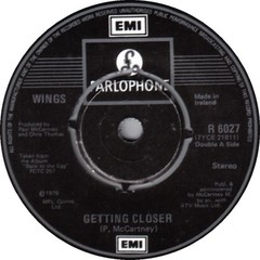 Wings – Getting Closer / Baby’s Request (7″, Single, Die) (Near Mint (NM or M-))