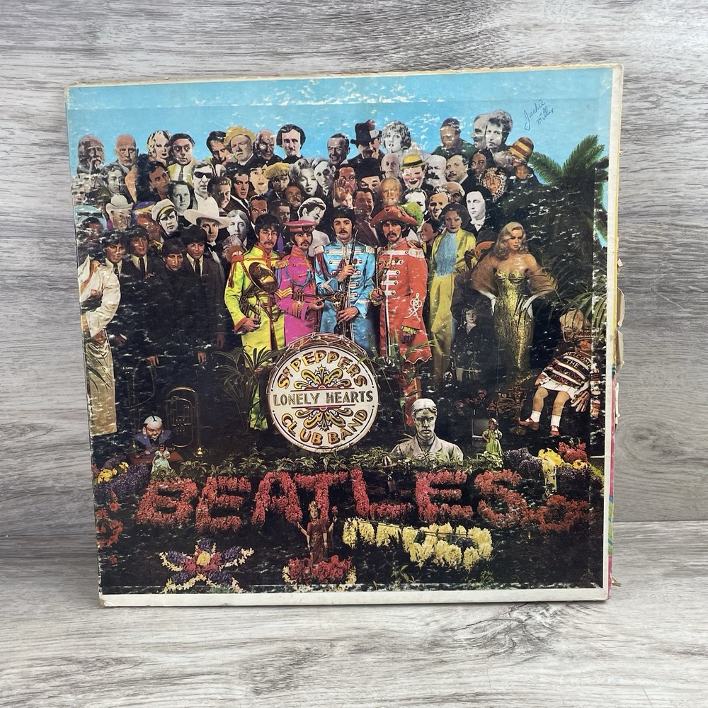 The Beatles Sgt. Pepper’s Lonely Hearts Club Band LP Capitol 1967 1st Press