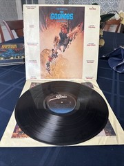 The Goonies Soundtrack Various 12″ Excellent Vinyl LP Epic SE 40067