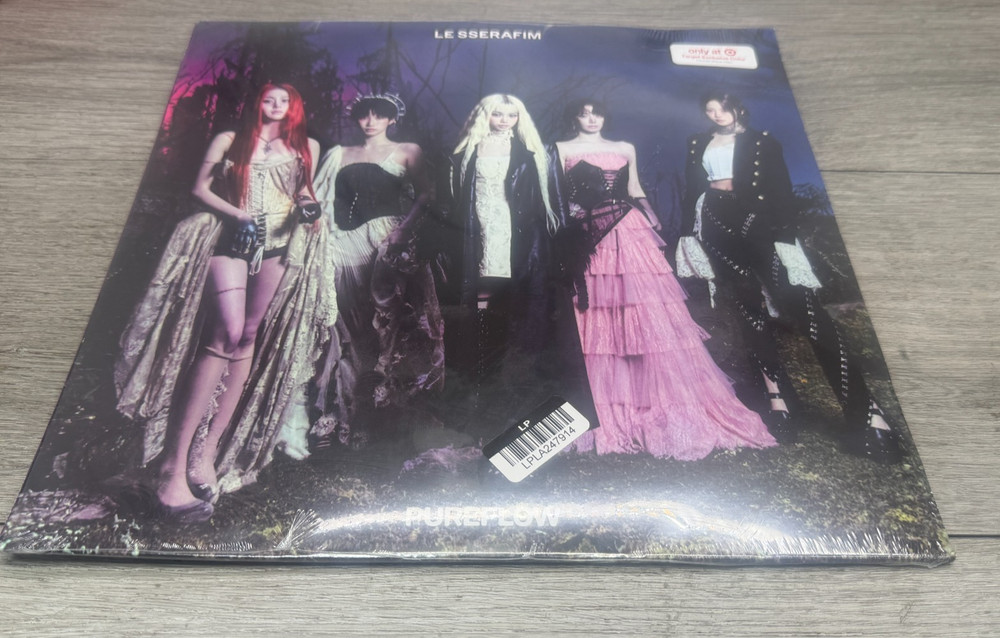 Le SSERAFIM – 2nd Studio Album PUREFLOW’ Pt.1 (Target Exclusive Vinyl) Aqua Ver