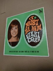 Vikki Carr- It Must Be Him. 7″