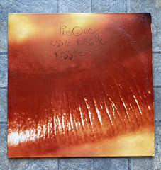 THE CURE-Kiss Me, Kiss Me, Kiss Me Vinyl Record 60737-1