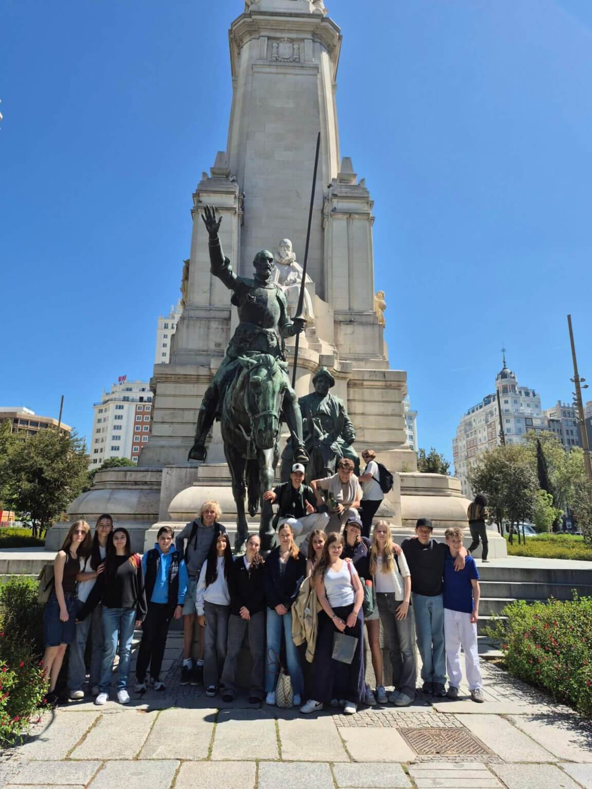 Ein Gruß aus Madrid – Originalfoto aus dem Schulbericht